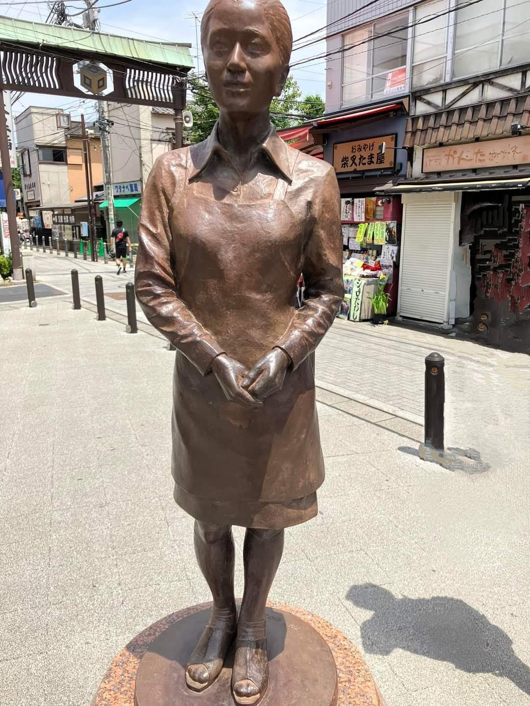 寅さんを見守るさくら 寅さんを見守るさくら