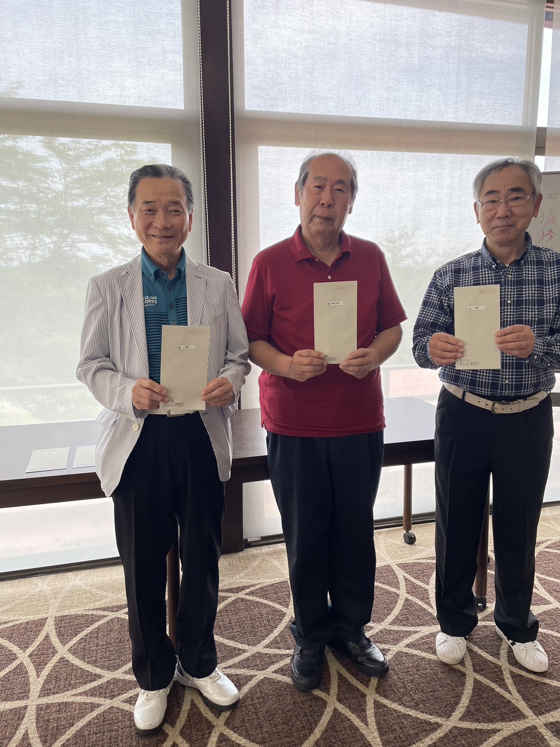 右から　土屋さん（５位）川端様さん（７位）菅家さん（１０位）