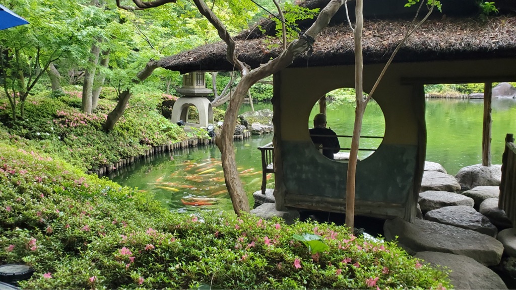 八芳園