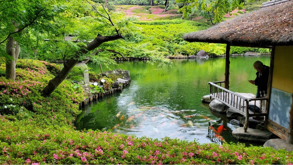 八芳園